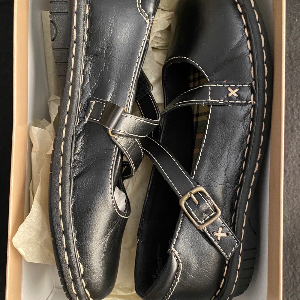 NIB Girls Black Leather Shoes ARIZONA SZ 2